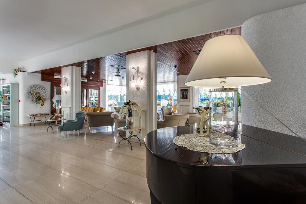 Hotel Internazionale Cesenatico Exterior foto