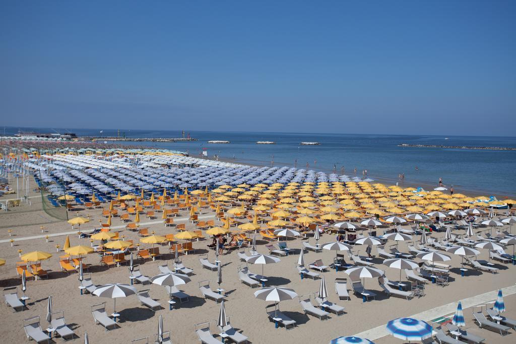 Hotel Internazionale Cesenatico Exterior foto